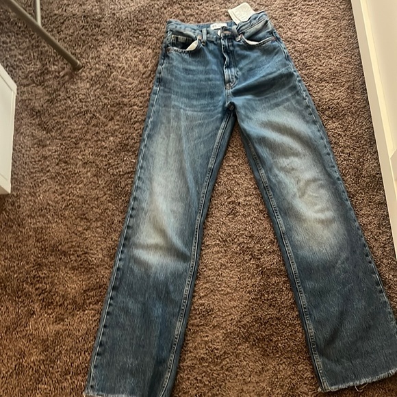 Zara Straight Leg Jeans - Picture 1 of 3